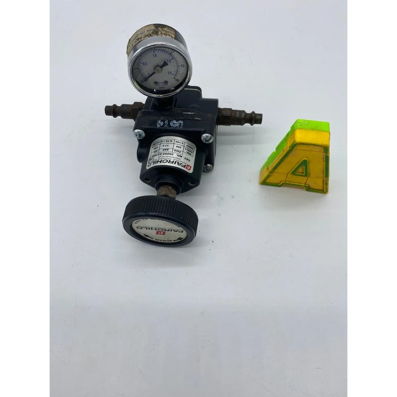 Fairchild 30252-Z21958 Air Regulator w/ 0-30PSI Gauge, Air Line Conn. (Used)